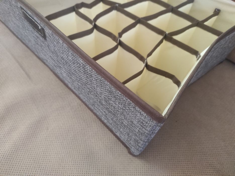 Кутия органайзер с 16 отделения