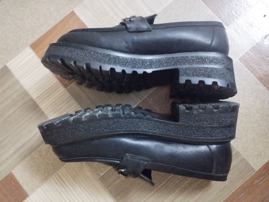 Женские ботинки 40 и 38рр