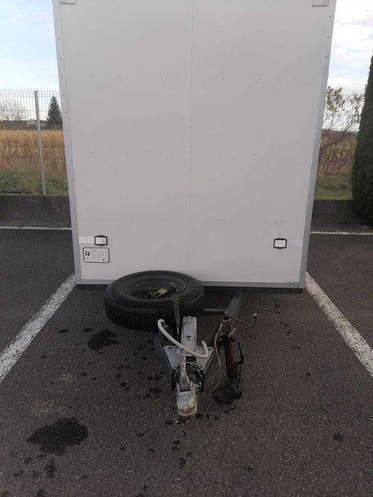 Remorca cu 2 axe Inchisa