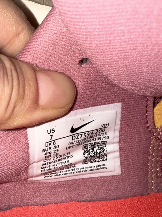 Кроссовки женские Nike