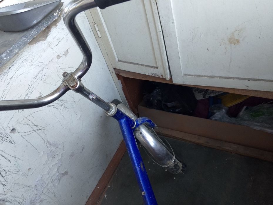 Продаю велосипед, хороший, складной.