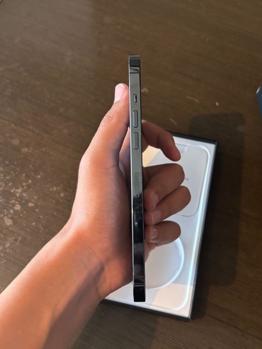 Продам телефон IPhone 12 Pro Max