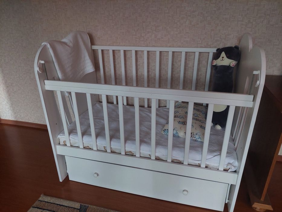 Манежи, кроватки 2 штуки