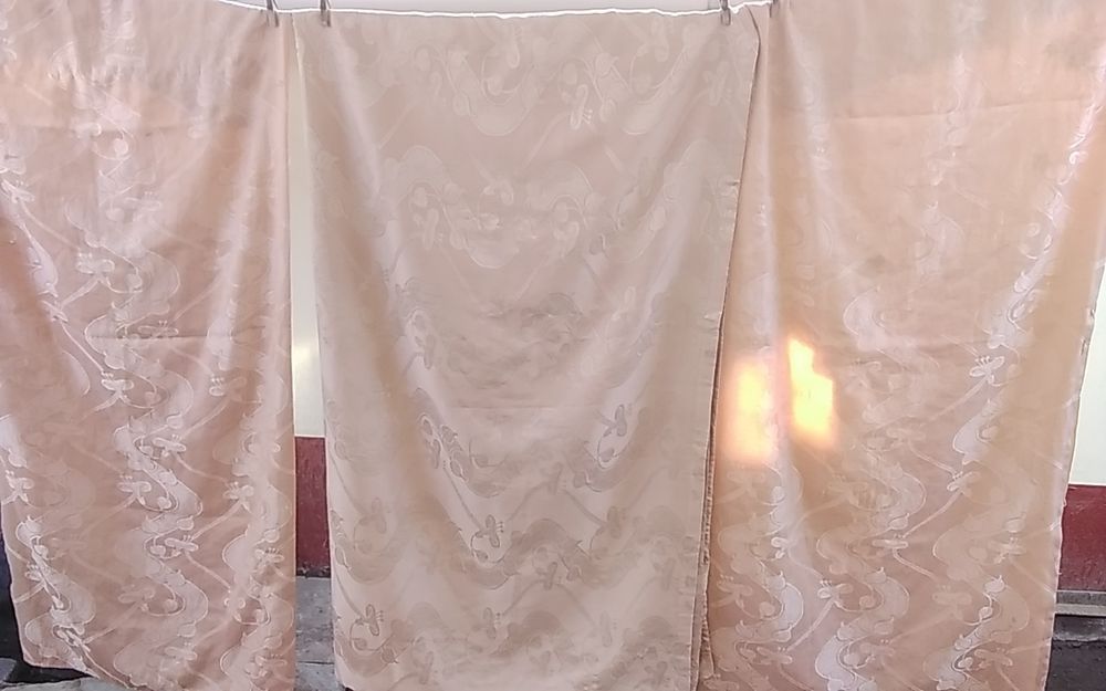 Занавески для окон и дверей.