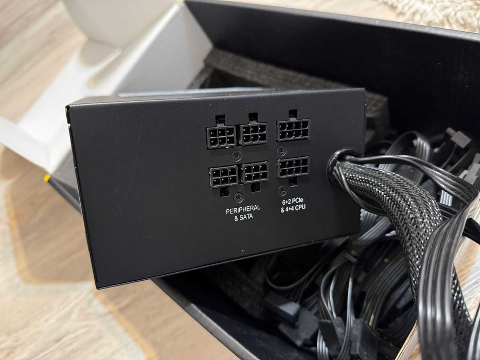 Sursa Corsair TX850M Gold semi modulara