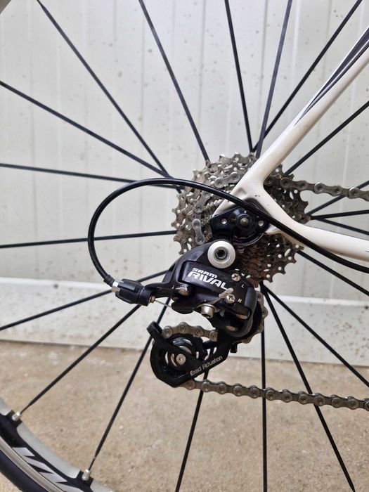 Карбонов Шосеен Велосипед  Scott CR1 Elite Carbon Road Bike