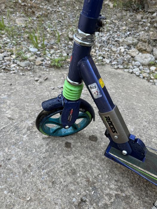 Самокат    Roces