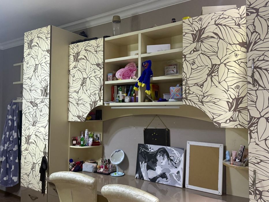 Продам очень удобную и компактную мебель для девочек