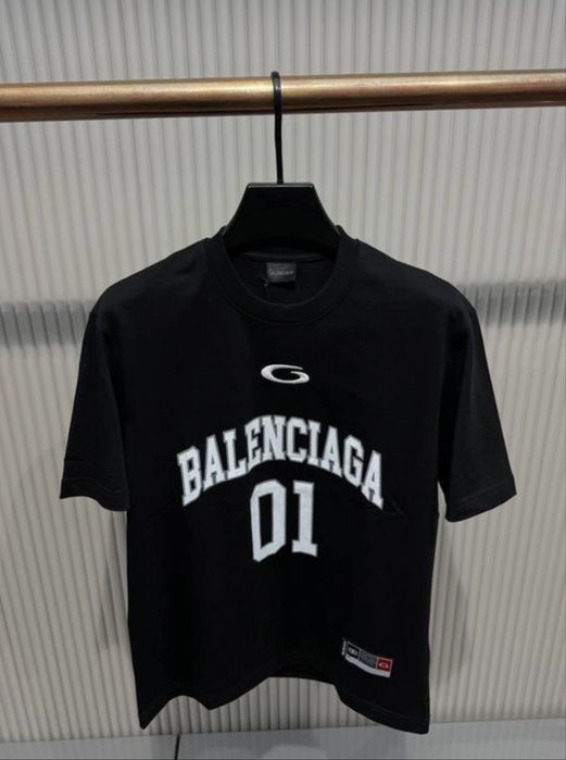 Тениска Balenciaga