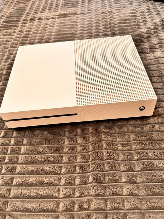 Xbox One S 1 TB.