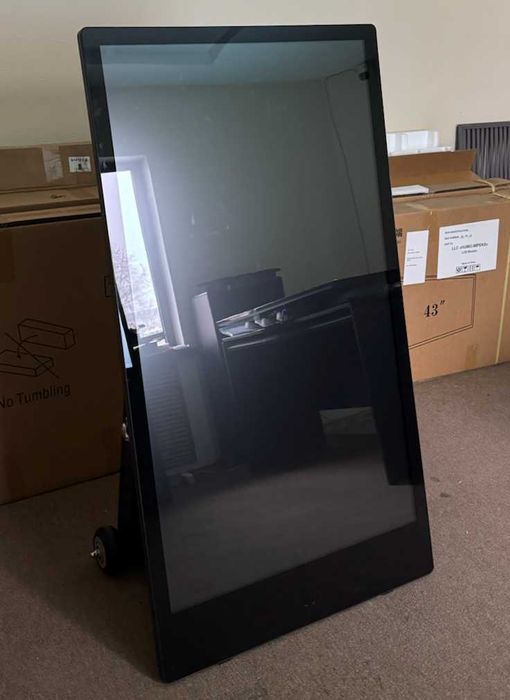 Внешний ЖК-дисплей 55" (8 часов непрерывной работы от батареи)