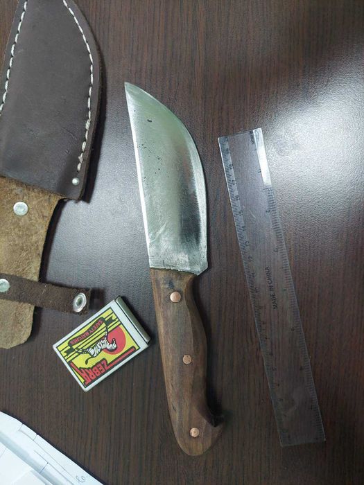 Нож дръжка от орех ръчна изработка