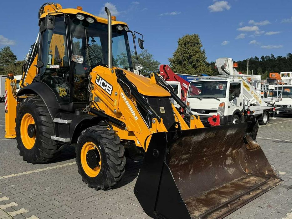 Экскаватор-погрузчик JCB 3CX
