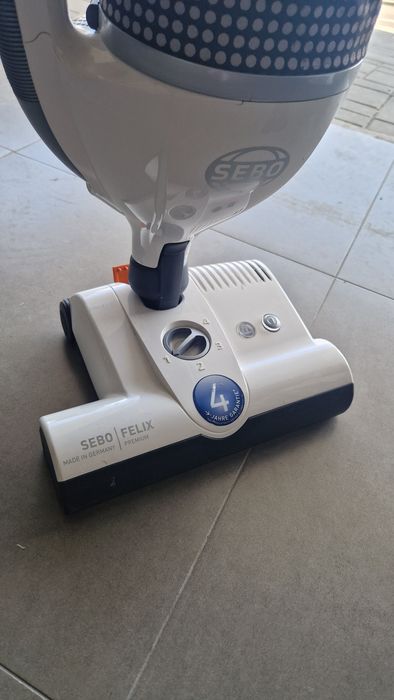 Aspirator Sebo Felix profesional