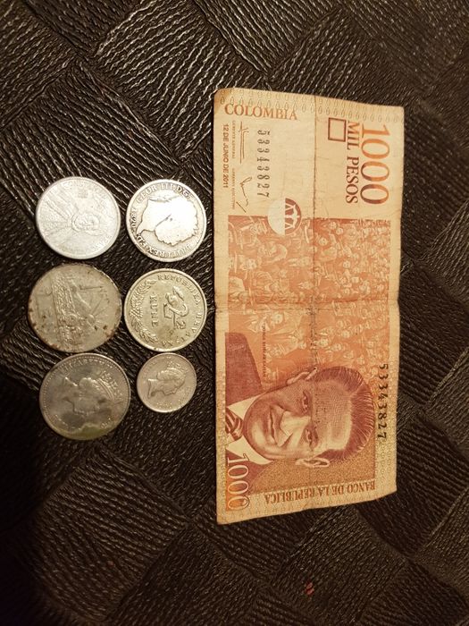 Vand monede pentru colecție