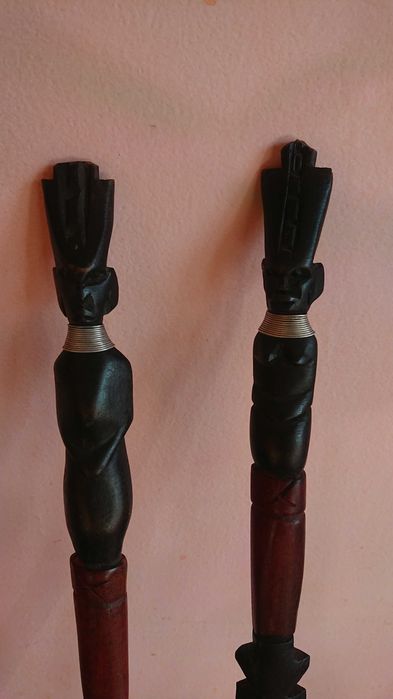 Sabie sculptata lemn Abanos