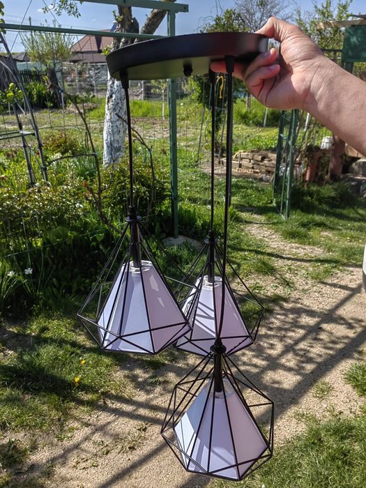 Lustră modernă cu 3 pendule, model geometric – 120 lei