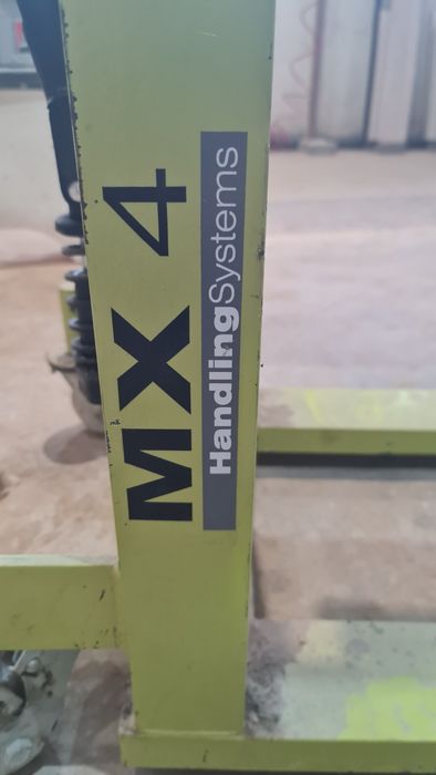 Продавам Хидравличен повдигач Pramac Lifter.