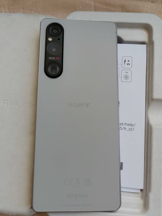 Телефон Sony xperia 1 v платиниум сребрист