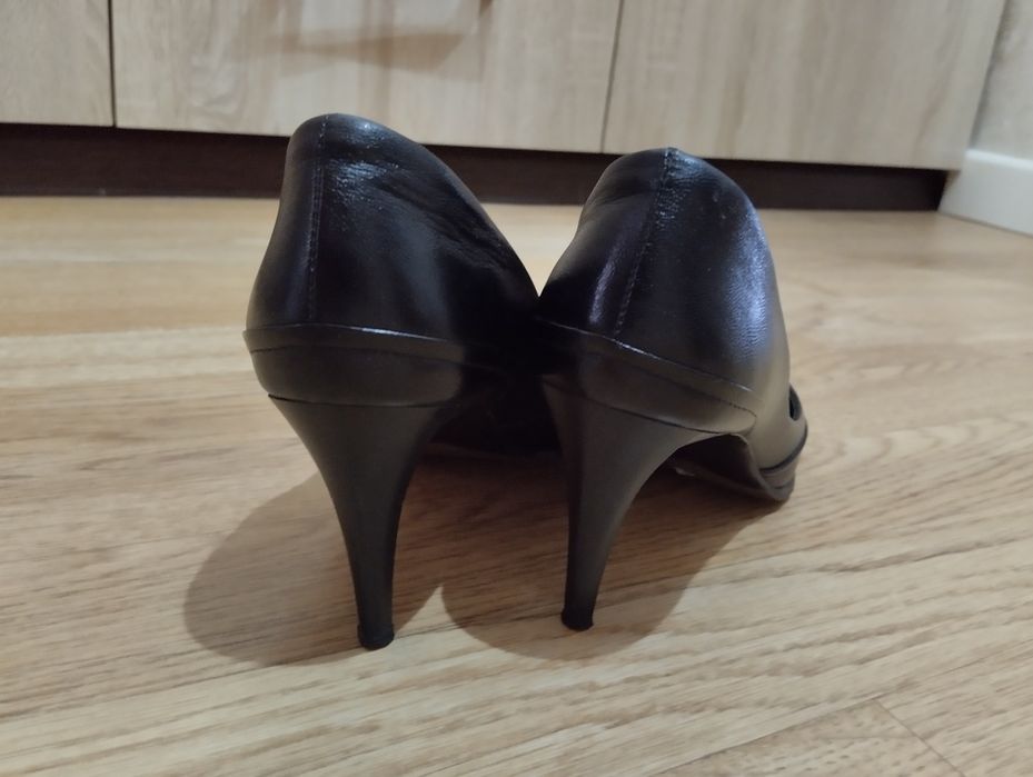 продам женские туфли