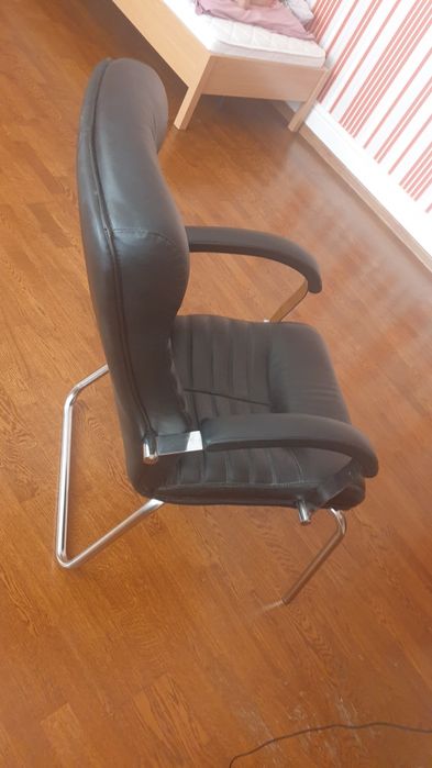 Кресло кожанное офисные