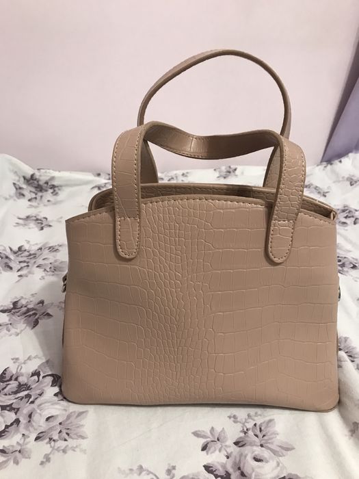 Разпродажба на дамски чанти чанти