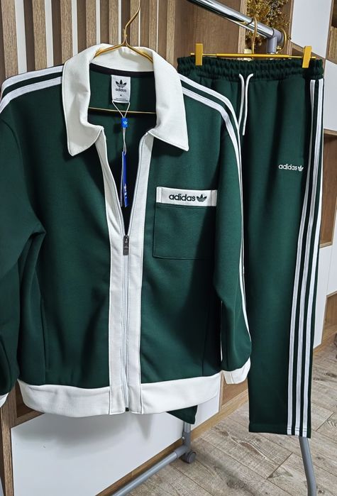 Trening Adidas. Calitatea originalului. Toate mărimile disponibile