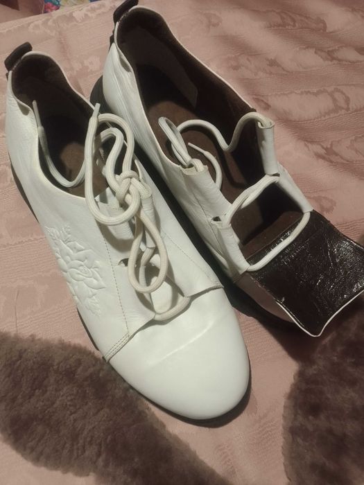 Туфли белые,кожаные