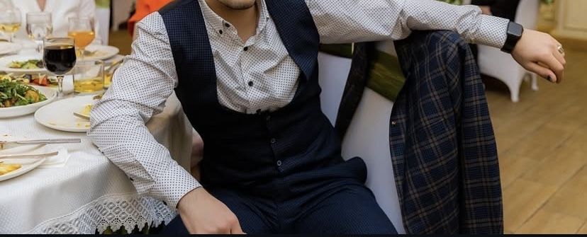 Продам костюм-тройка