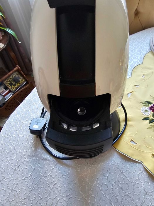 Кафе машина Nescafe Dolce Gusto
