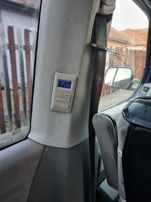 VOLKSWAGEN Caravelle 2002 — imagine 5