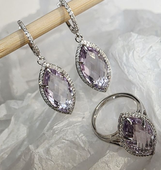 Красивы золотой комплект