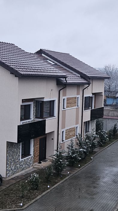 Casa noua de vanzare