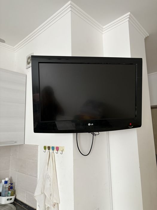 Продам б.у телевизор LG