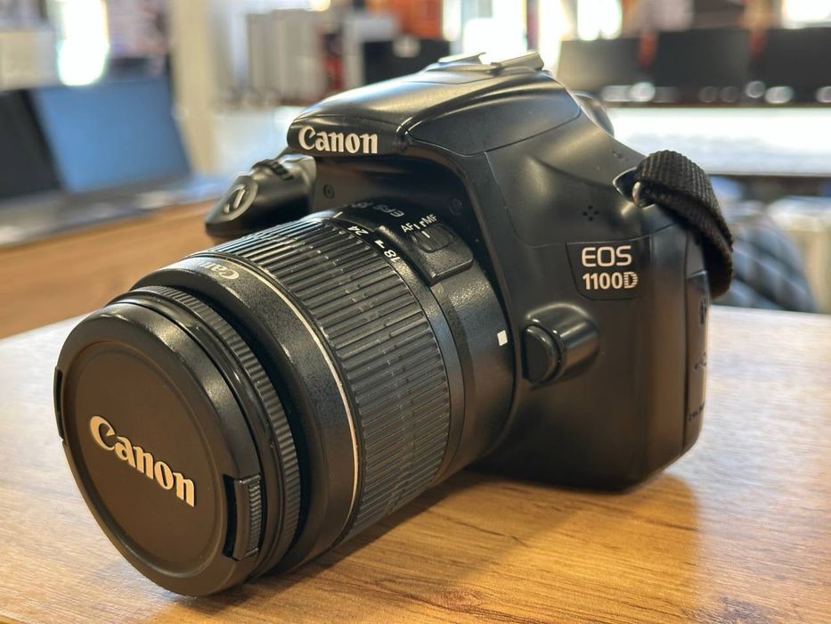 Canon  EOS 1100D