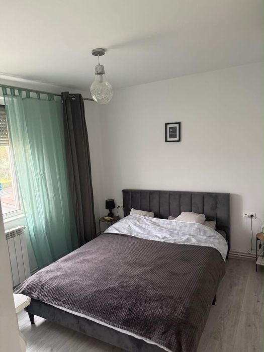 Vand apartament cu 4 camere cu garaj sub bloc