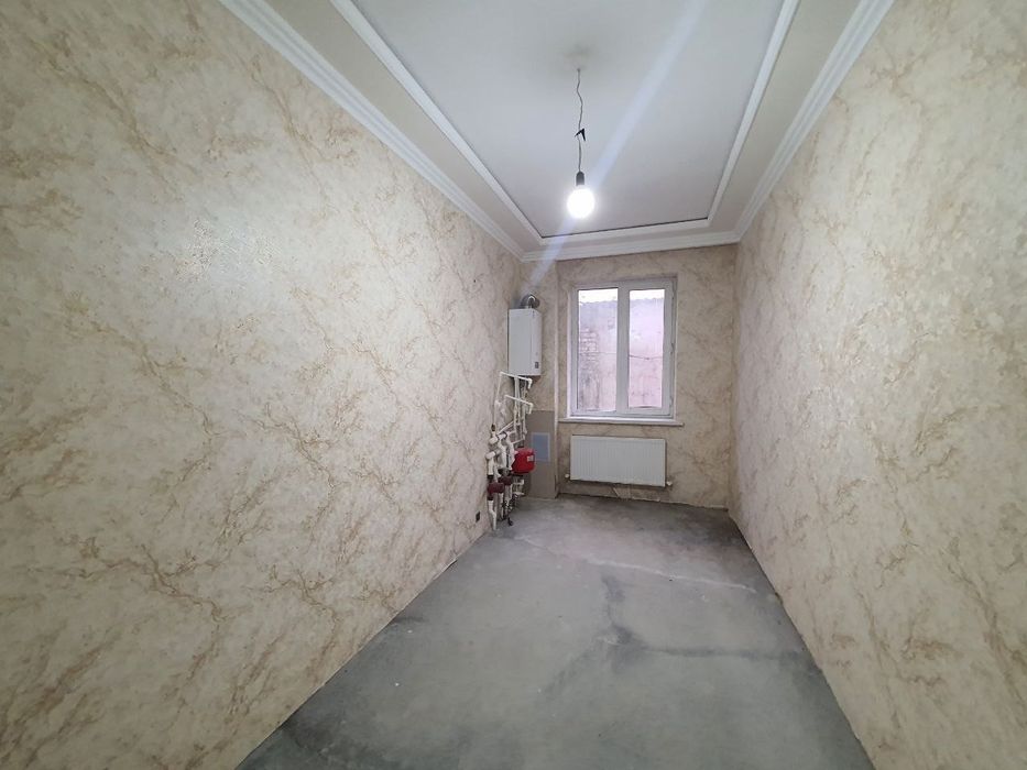 Шахар марказида 4 хонали квартира сотилади