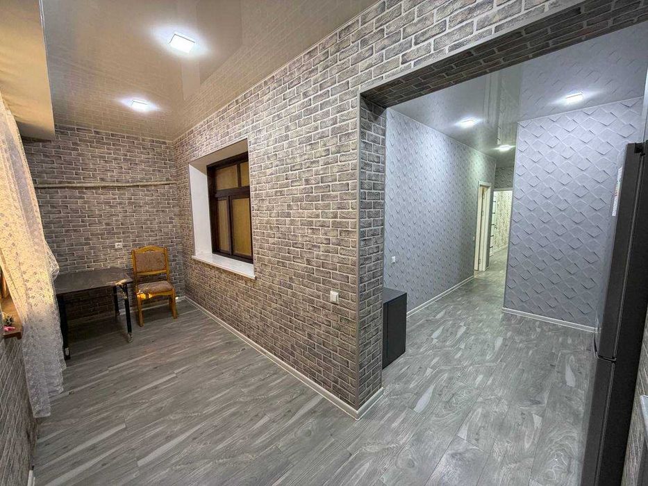 Продаётся 2х комн квартира на 1 этаже Ор-р  6 микрорайон Мадина