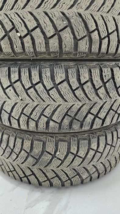 MICHLEN X-ice north 4 R15