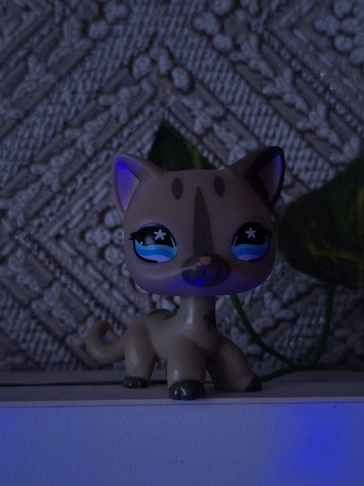 Продам LPS кошечку