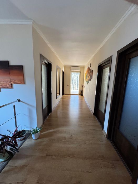 Casă premium Trivale – vedere pădure, zonă exclusivistă