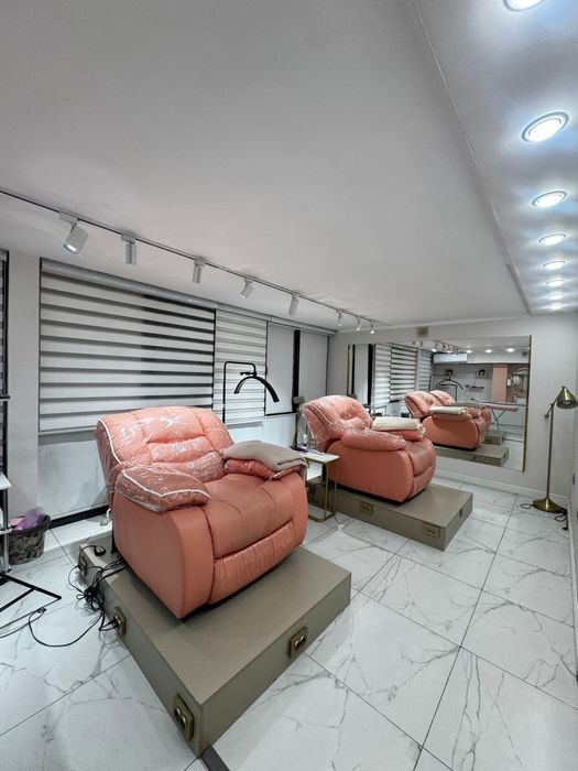 Сдаются реклайнеры  в салоне красоты