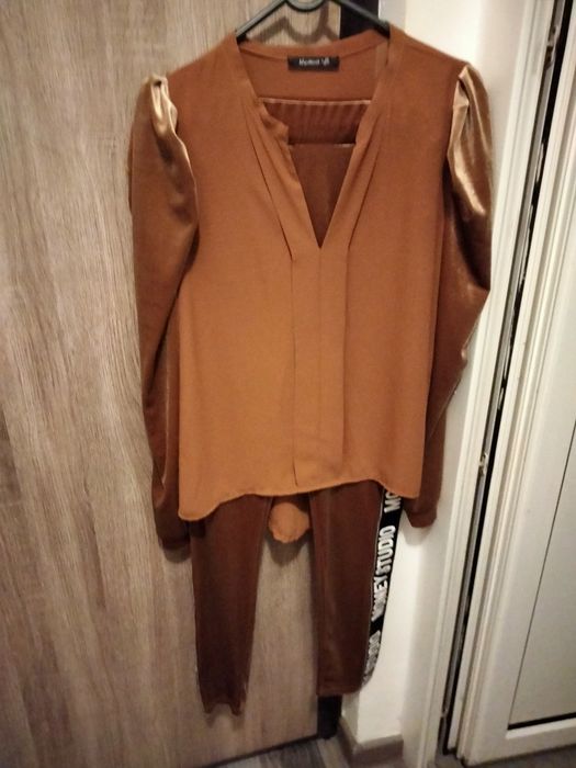 Geci noi, compleu , cămașă de in la 80 lei.