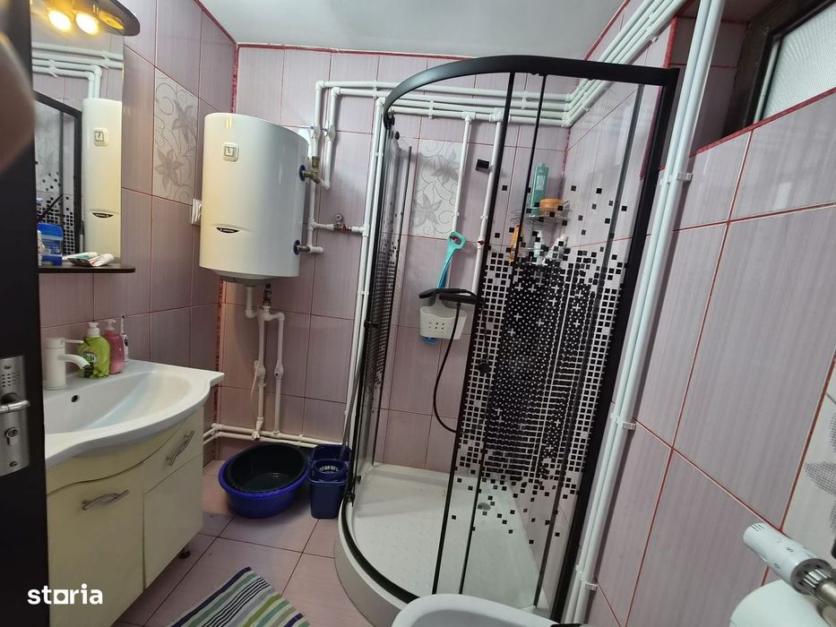Vila cu 4 camere mobilata in Prajesti Bacau