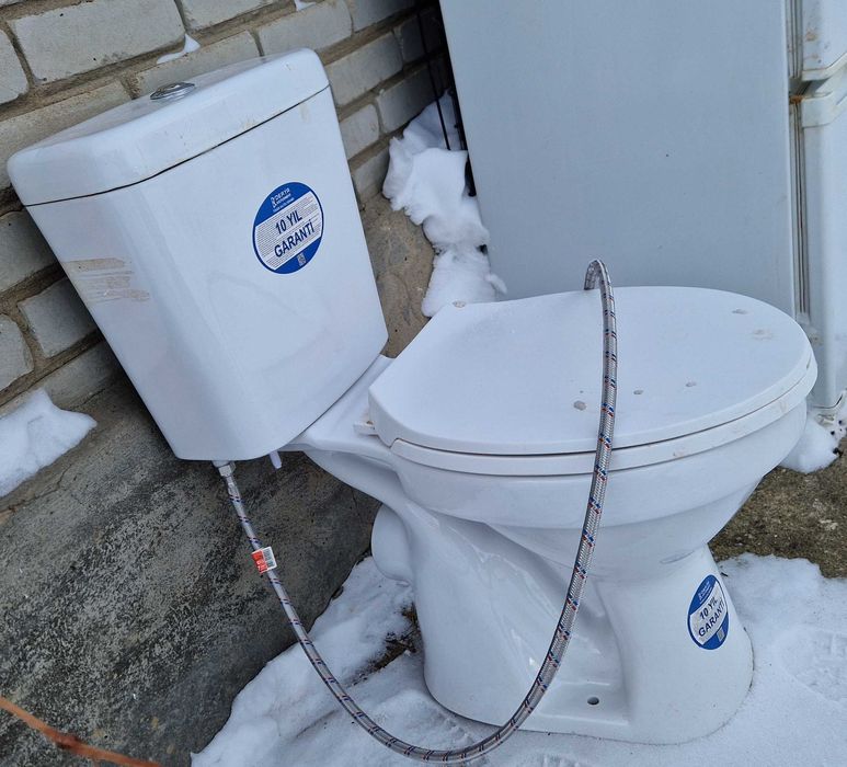 Продается унитаз