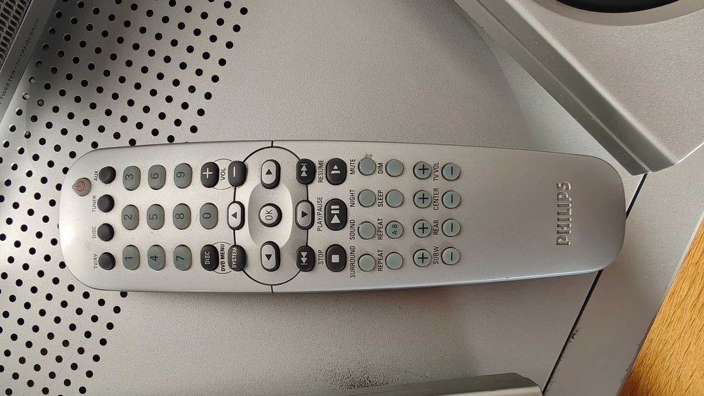 Домашна кино система Филипс home theatre Philips LX-700 + подарък - DVD player DVP 5960