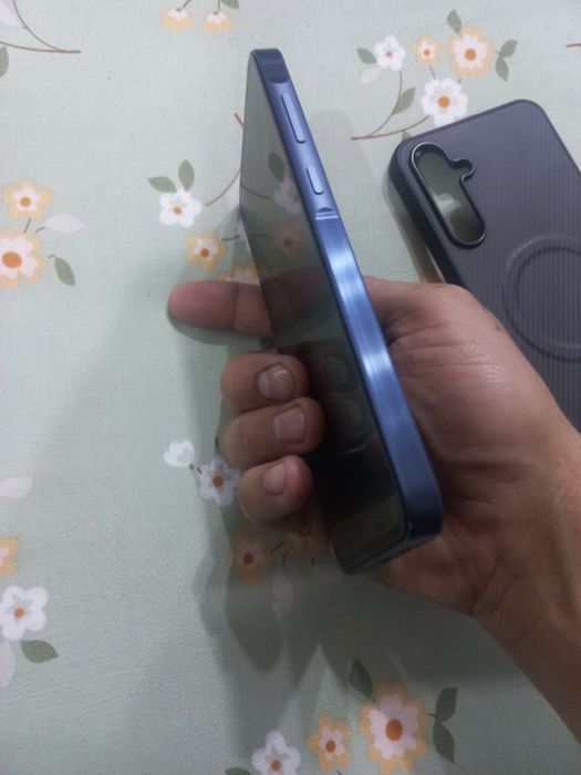 Sotiladi samsung A55 8 ga 128 tali