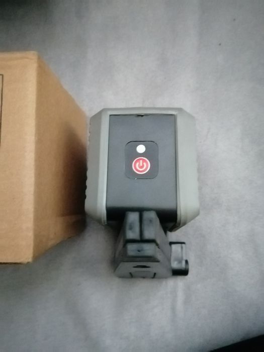 Лазерен нивелир 18W13