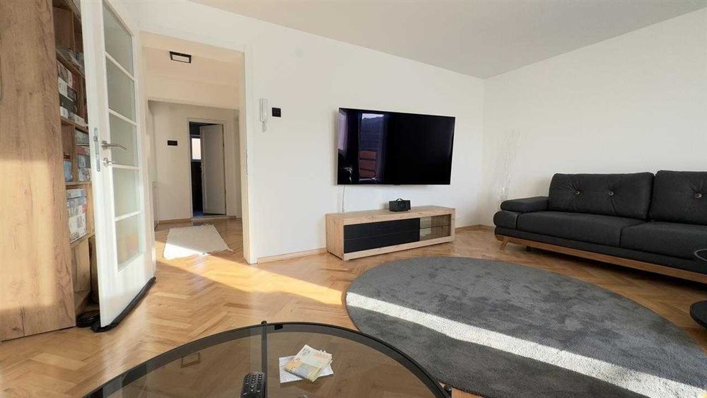 Дава се под наем Двустаен апартамент в Пловдив, Център - 63 кв.м за 357 € - Снимка #8