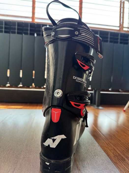 Ски обувки състезателни